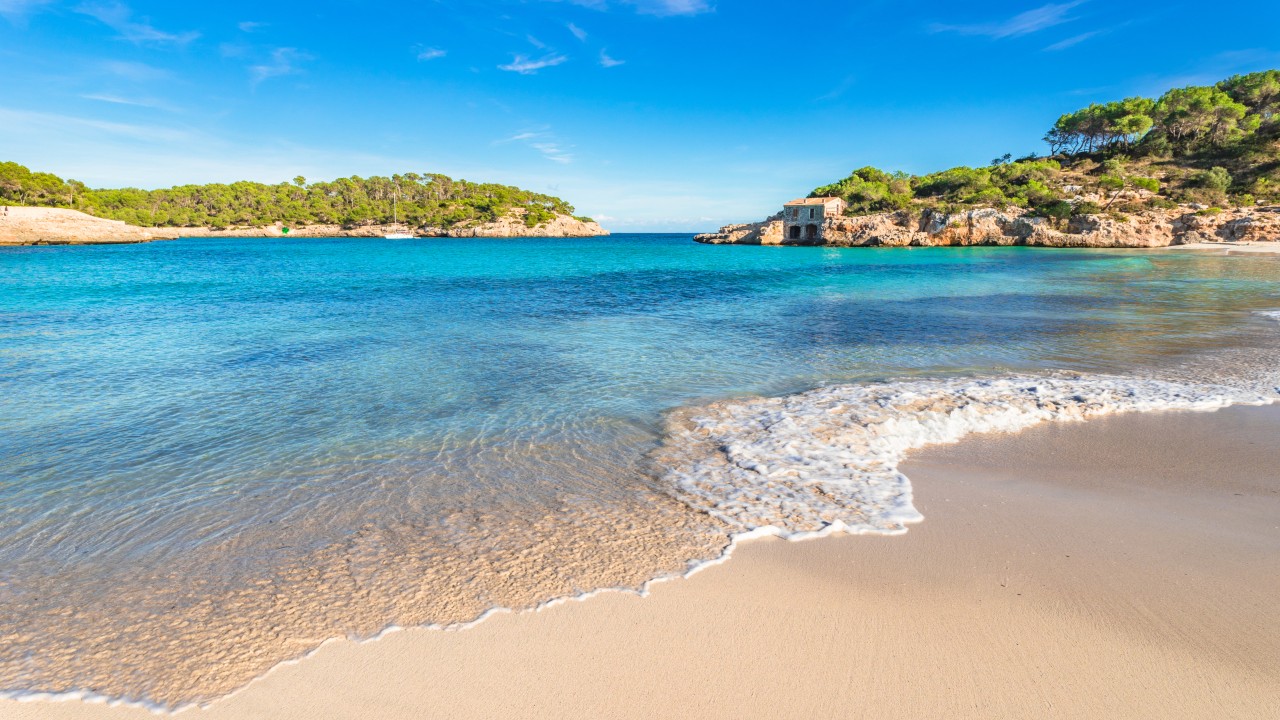 La magnifique plage de Cala S'Amarador dans le parc naturel Mondrago à Mallorca, en Espagne